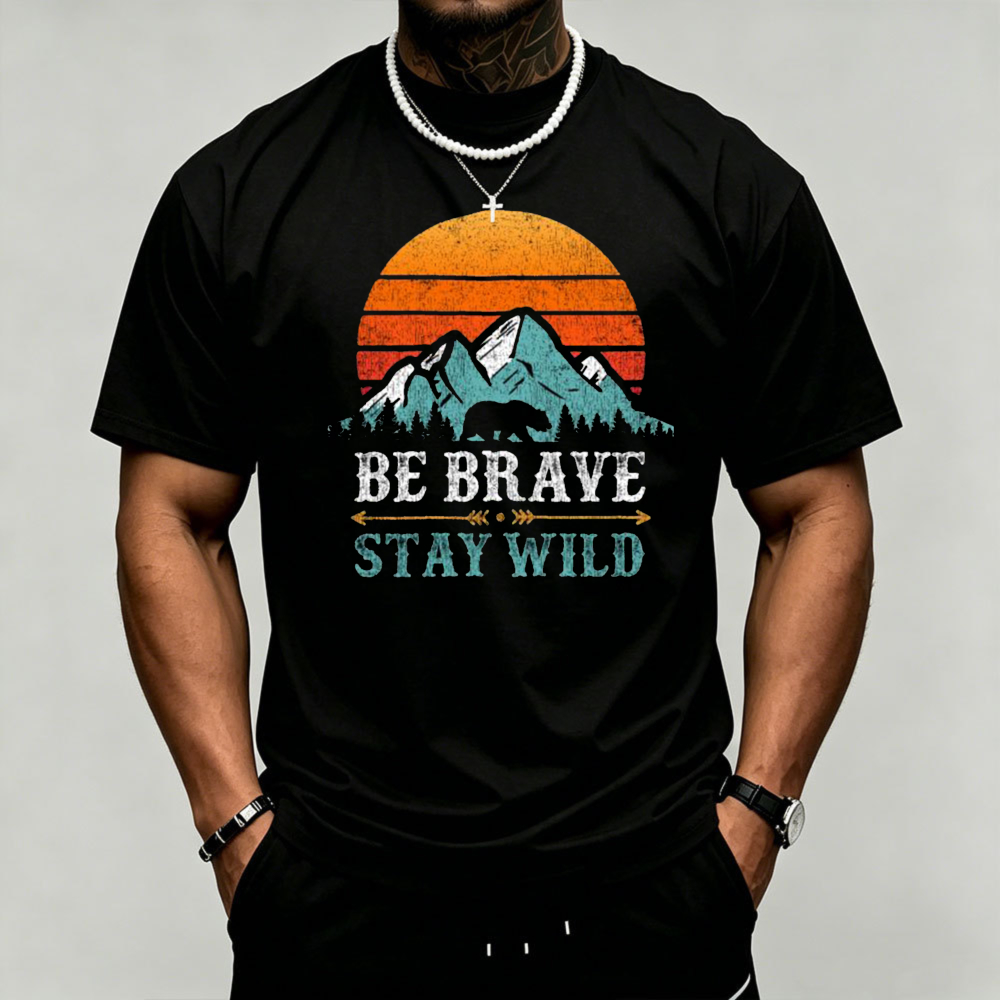 Sunset Mountain Bear Graphic M - Outdoor Adventure Quotes Short incelemesi ve fiyatı